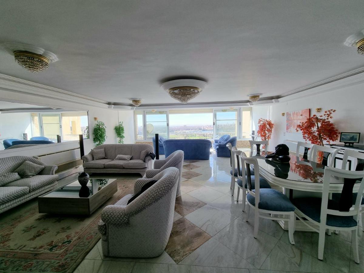 קהיר Amazing Nile View And Pyramids Apartment מראה חיצוני תמונה