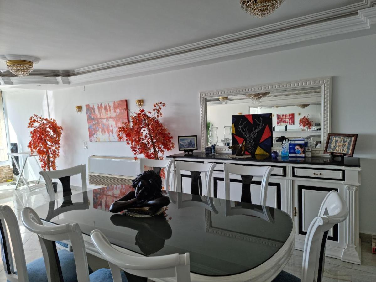 קהיר Amazing Nile View And Pyramids Apartment מראה חיצוני תמונה
