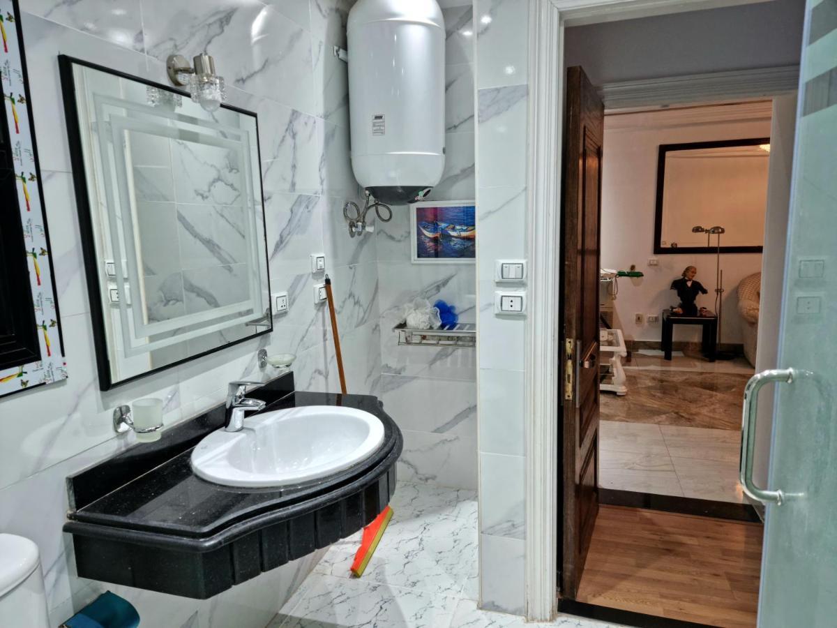 קהיר Amazing Nile View And Pyramids Apartment מראה חיצוני תמונה